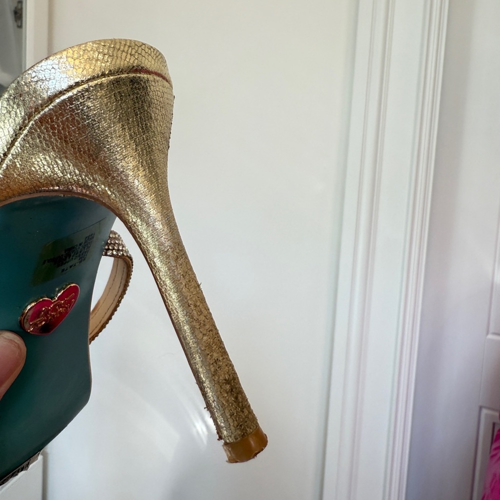 BETSEY JOHNSON SB-TATE GOLD METALLIC CRYSTAL SANDAL HEELS 10 BLING - Picture 7 of 7